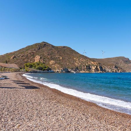 Beachfront Lampis Dolphin 4 Скала Екстериор снимка