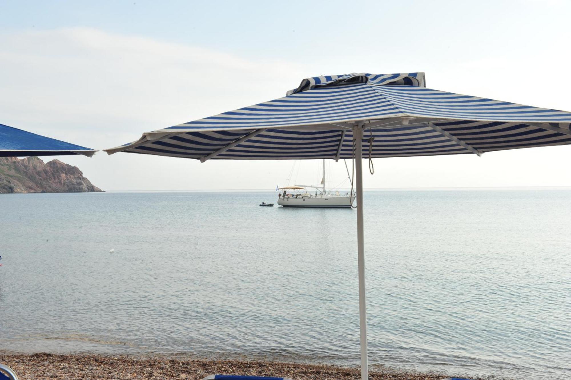 Beachfront Lampis Dolphin 4 Скала Екстериор снимка