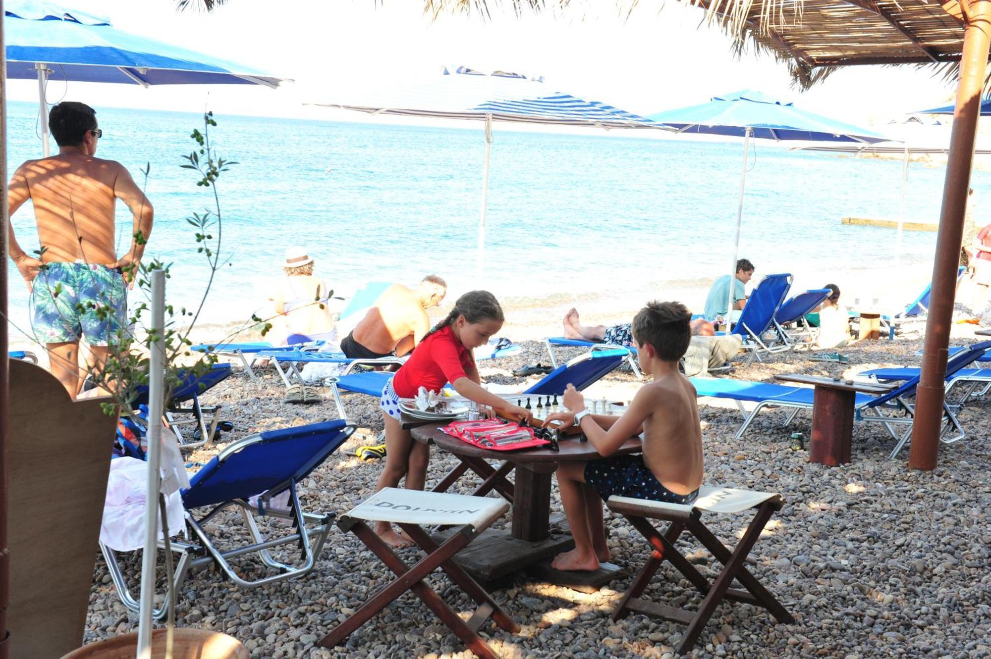 Beachfront Lampis Dolphin 4 Скала Екстериор снимка