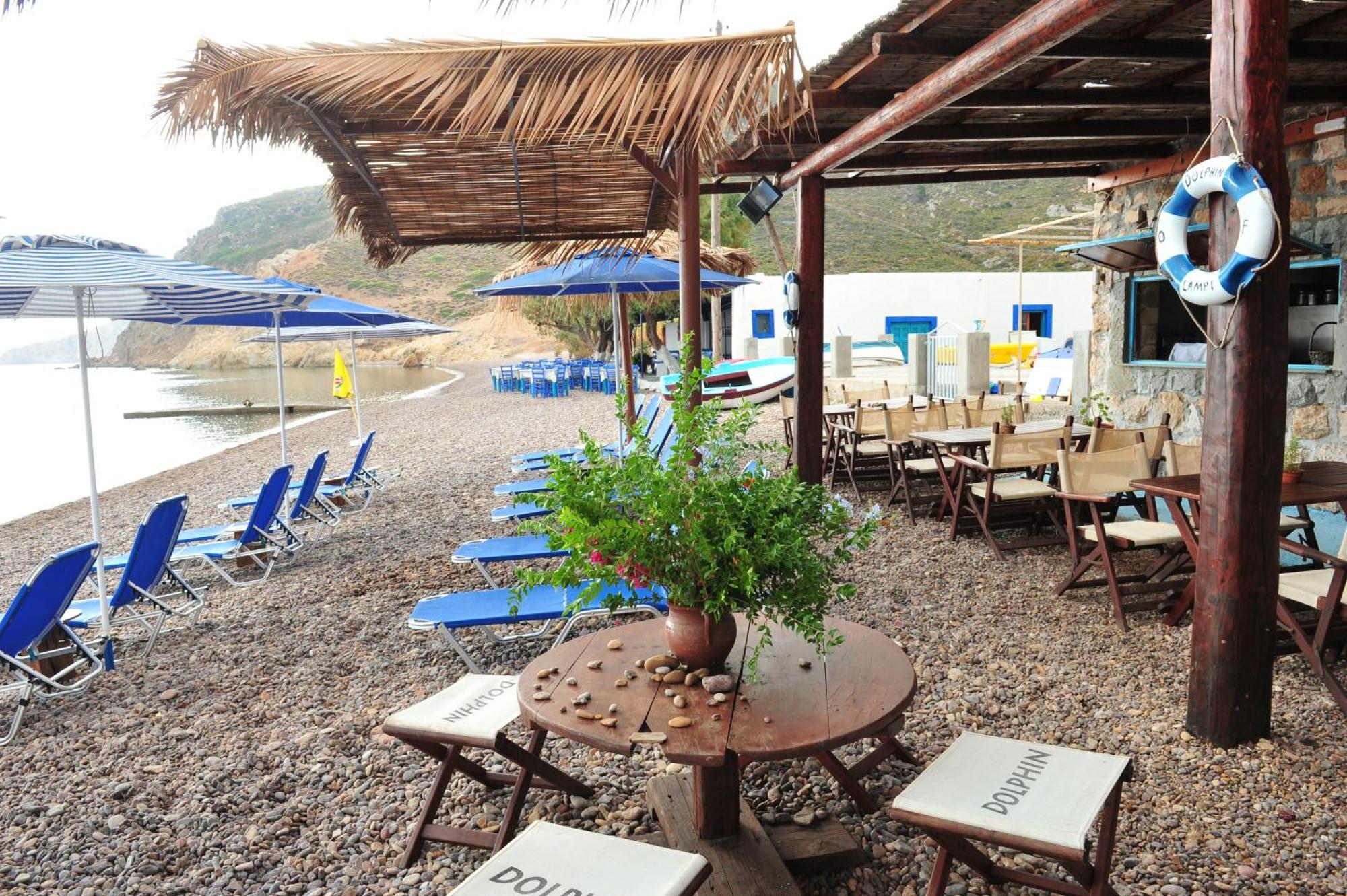 Beachfront Lampis Dolphin 4 Скала Екстериор снимка