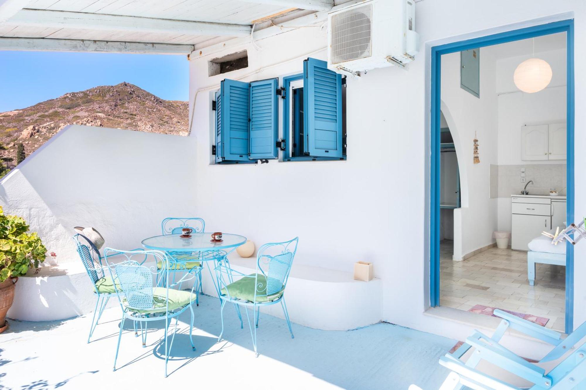 Beachfront Lampis Dolphin 4 Скала Екстериор снимка