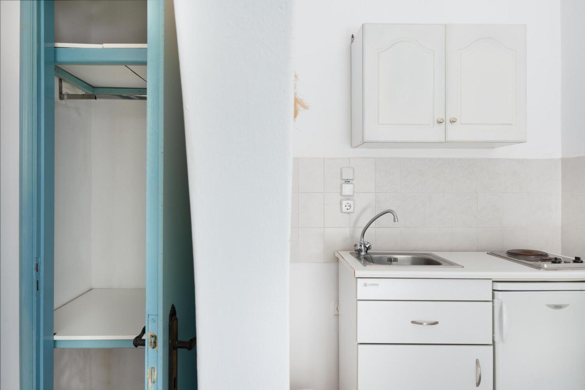 Beachfront Lampis Dolphin 4 Скала Екстериор снимка